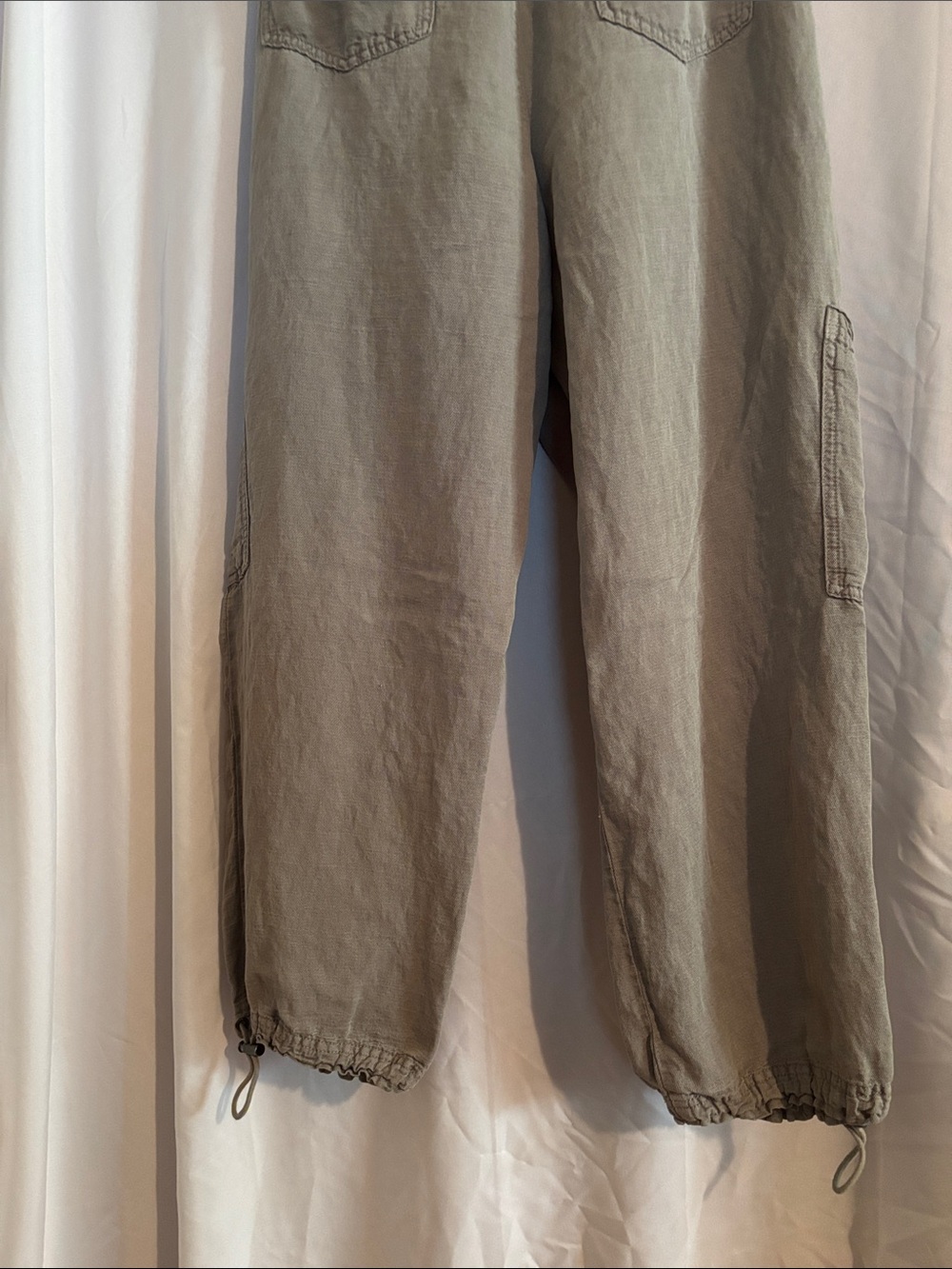 C&C California Women's Olive Green Washed Linen Cargo Joggers w/Toggle Cuffs - Picture 9 of 12